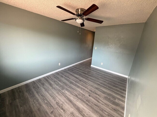 Building Photo - 5858 Shasta Way