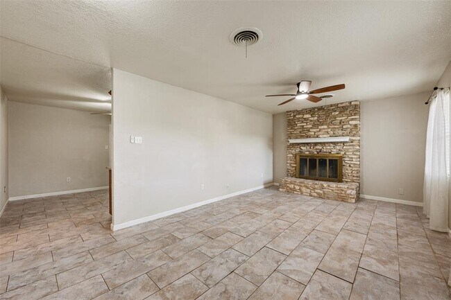 Building Photo - 2506 Oak Ln