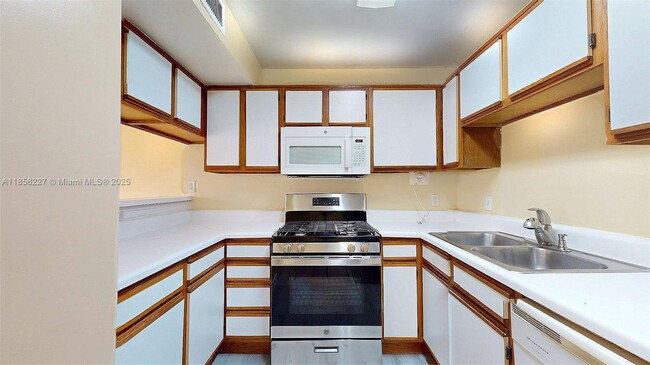 Building Photo - 15315 SW 106th Terrace