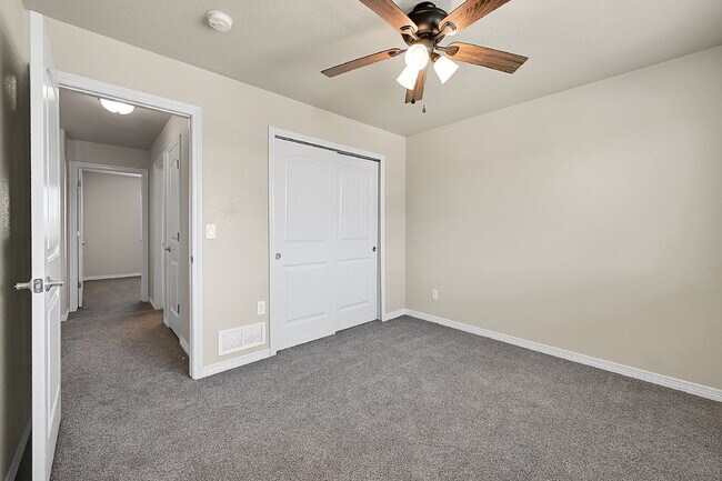 Building Photo - $2,650 - 4 Bed, 2.5 Bath Home with Fenced ...