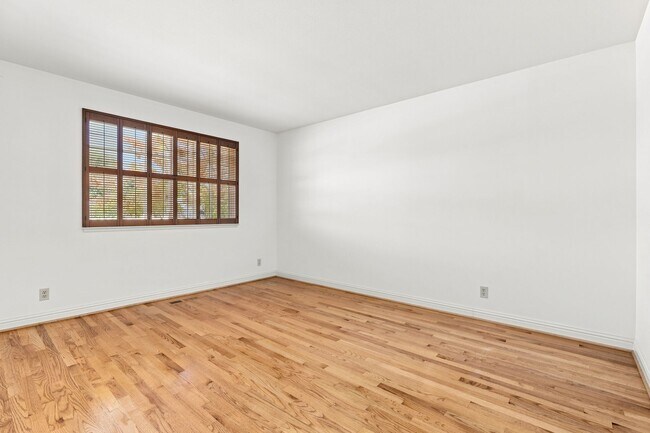Building Photo - Single-Story Charm Near Parks, Trails and Top-Rated Schools!