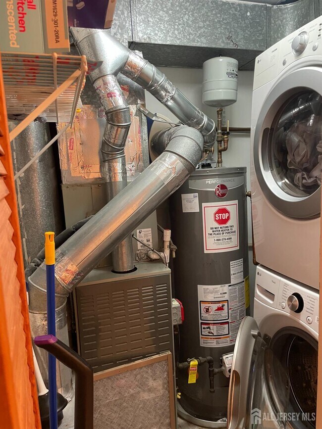 Building Photo - 5192 Beech Ct