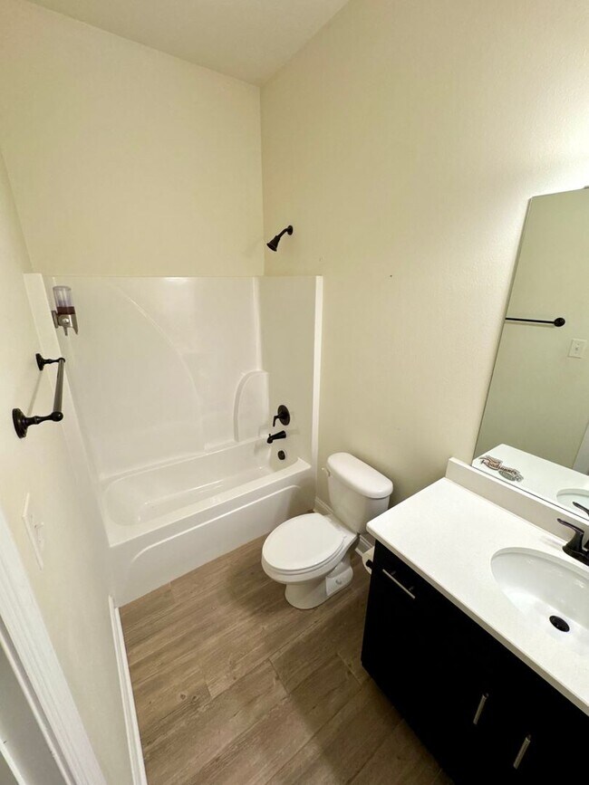 Building Photo - Willow Heights Home!