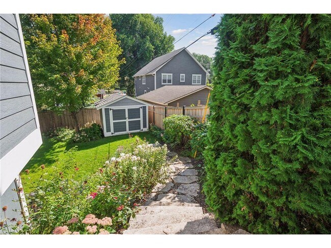 Building Photo - 4015 Wood End Dr