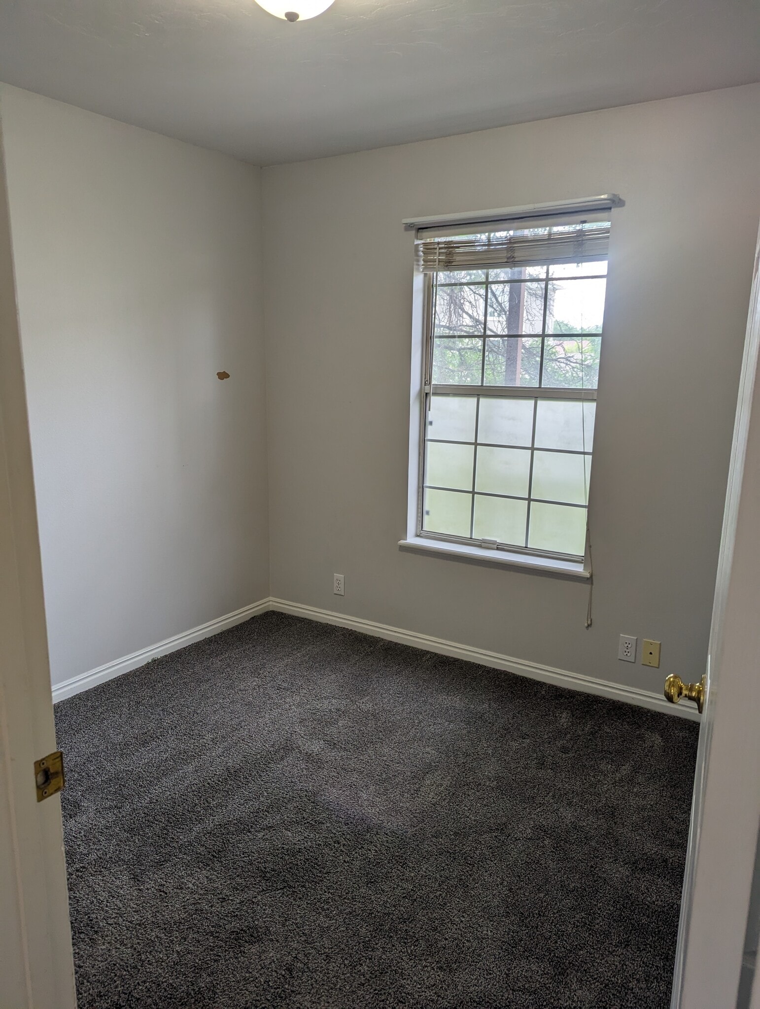 Building Photo - 1050 S Orem Blvd