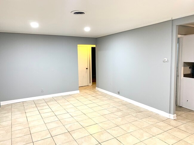Building Photo - 142 Peach St