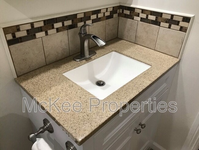 Building Photo - 364 Morehouse Pl