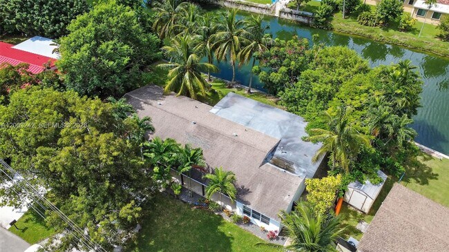 Building Photo - 6090 SW 63rd Ave