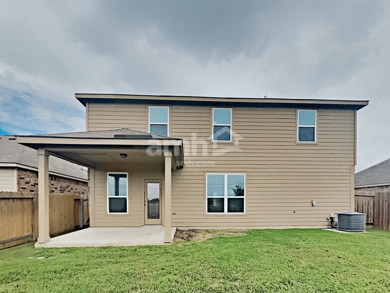 Building Photo - 12882 Cedarcreek Trail