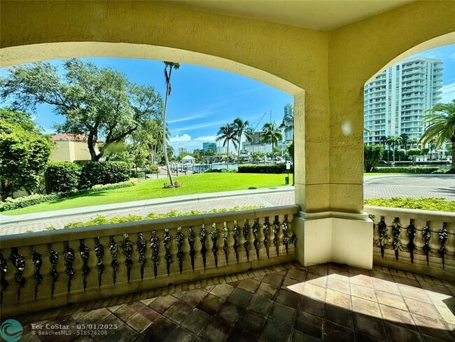 Building Photo - 610 W Las Olas Blvd