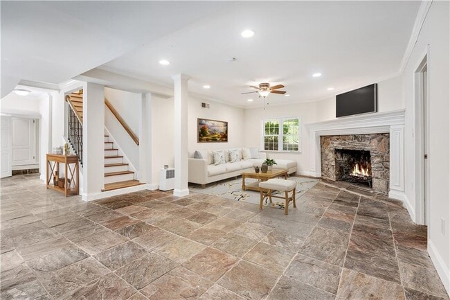 Building Photo - 3859 Peachtree Dunwoody Rd