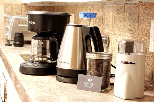 Building Photo - 2428 Alki Ave SW