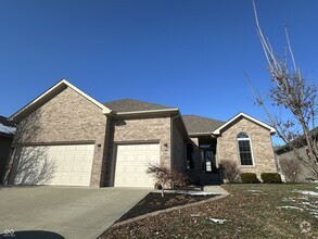 Building Photo - 6166 Regency Dr