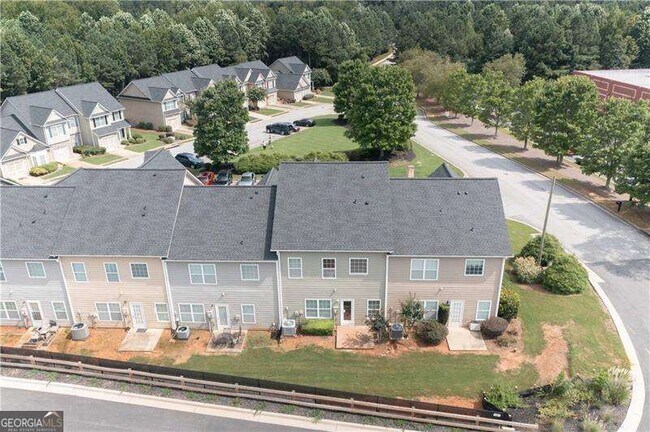 Building Photo - 17 Village Glen