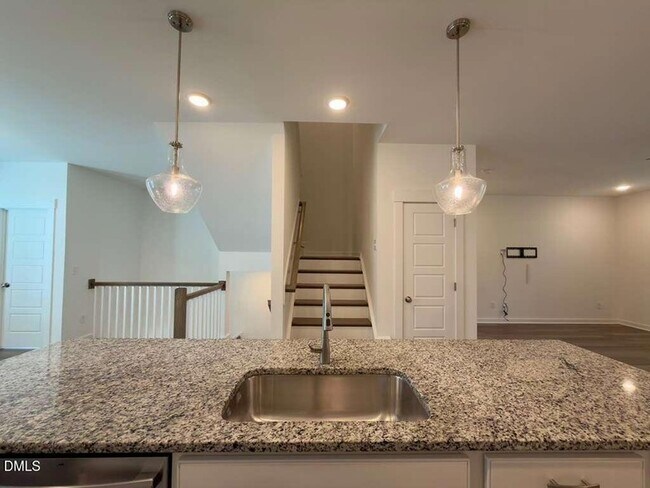 Building Photo - 1802 Stroup St