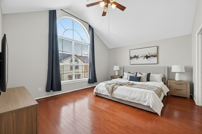 Building Photo - 3019 Clearview Cir