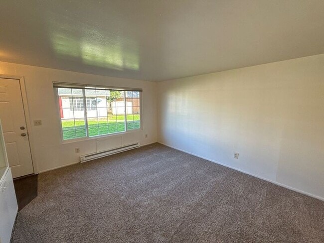 Building Photo - 580 Ford St SE