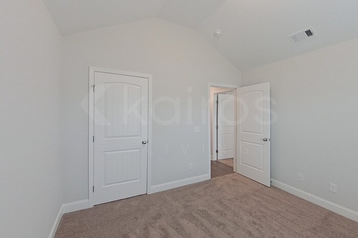 Building Photo - 106 Western Red Cedar Dr