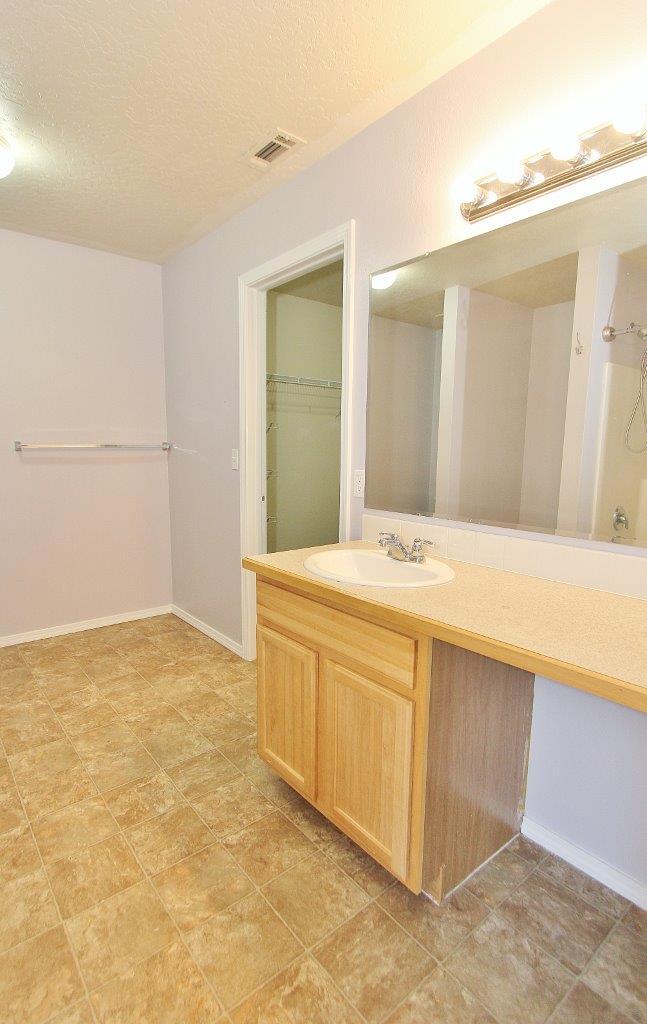Building Photo - 9607 W Lillywood Dr