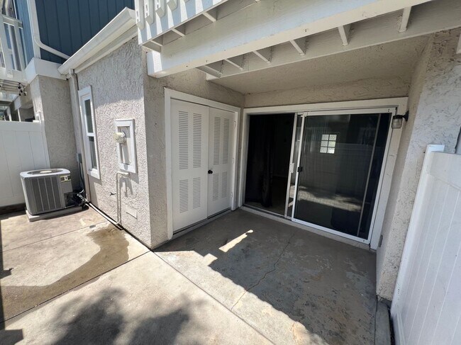 Building Photo - 36 Birchwood Ln