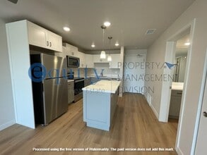Building Photo - 1032 E 400 S