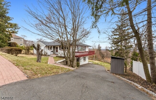 Building Photo - 145 Highview Terrace