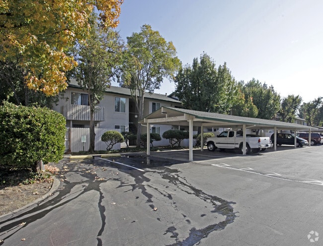 Primary Photo - Jay Mar Apartments
