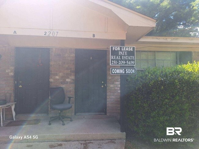 Building Photo - 2207 Wolf Ridge Rd