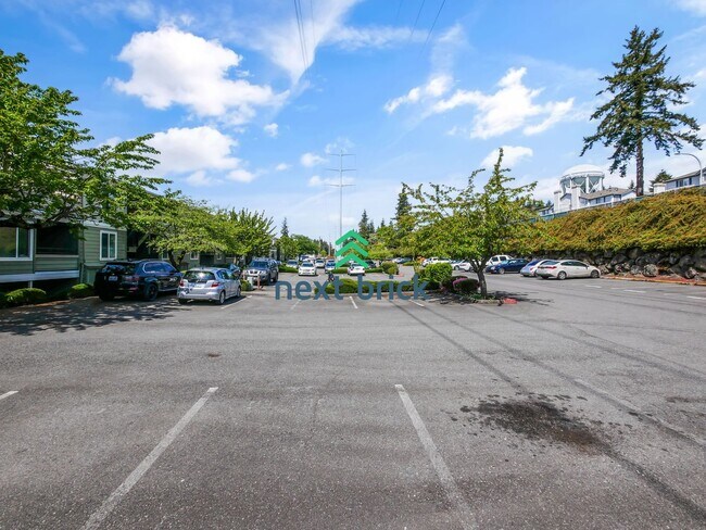 Building Photo - 2 Bed and 1 Bath Renton Condo is Available...