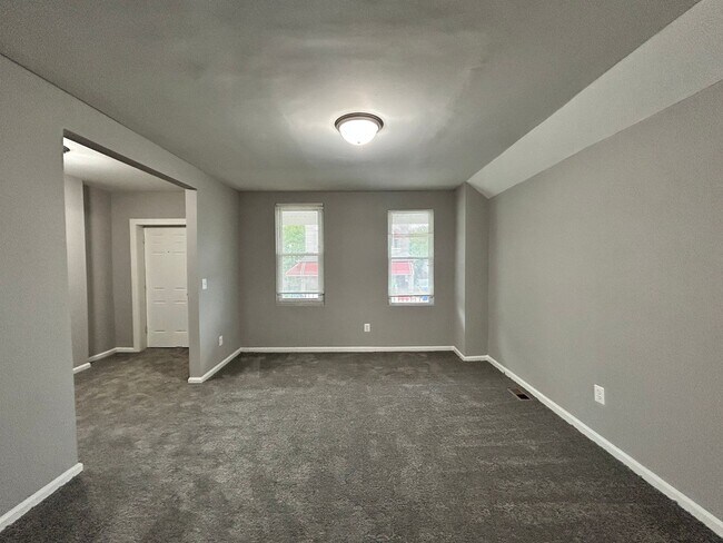 Building Photo - Baltimore - 3 Bedrooms, 1 Bathrooms Available!