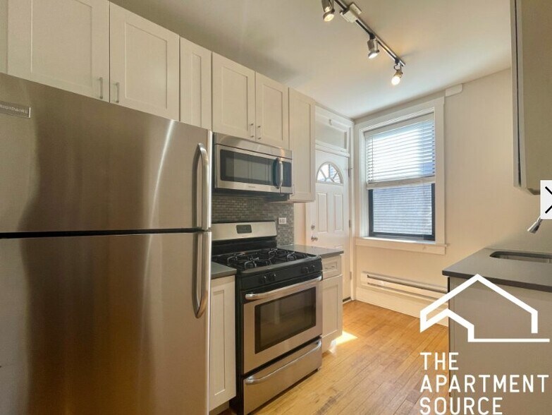 Building Photo - 2327 N Rockwell St