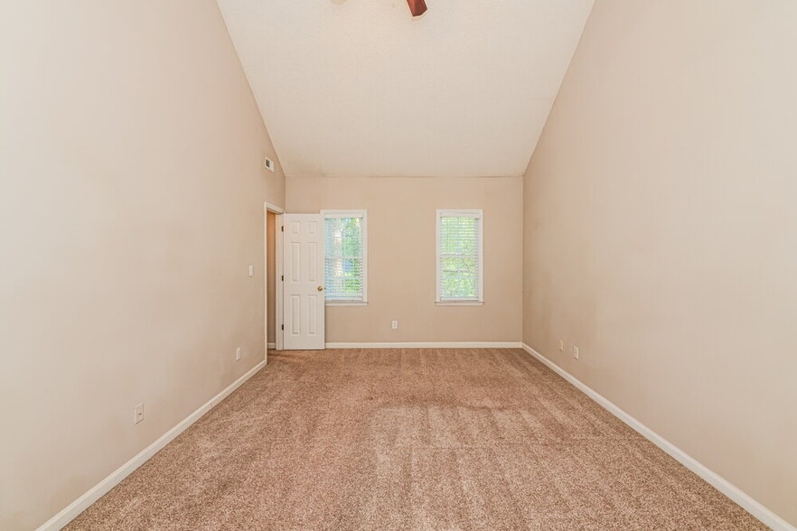 Building Photo - 1405 E Stonemason Dr