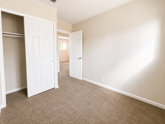 Building Photo - Cozy Columbus Home with Yard and Convenient Location