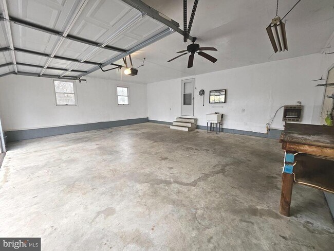 Building Photo - 873 Skeeter Neck Rd