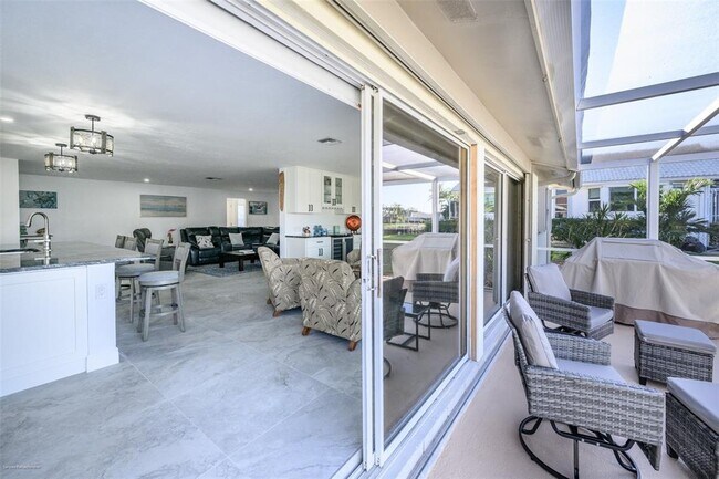 Building Photo - 149 Crescent Dr