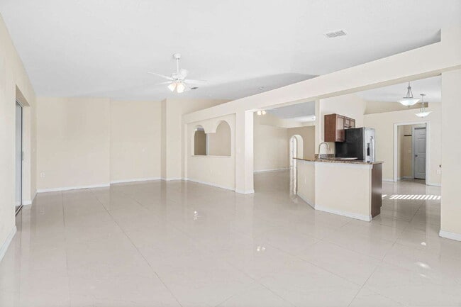 Building Photo - Spacious 3BR Home with Tile Floors & Spa-Like Primary Suite – Marion Oaks