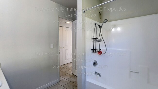 Building Photo - 5477 Twin Lakes Dr