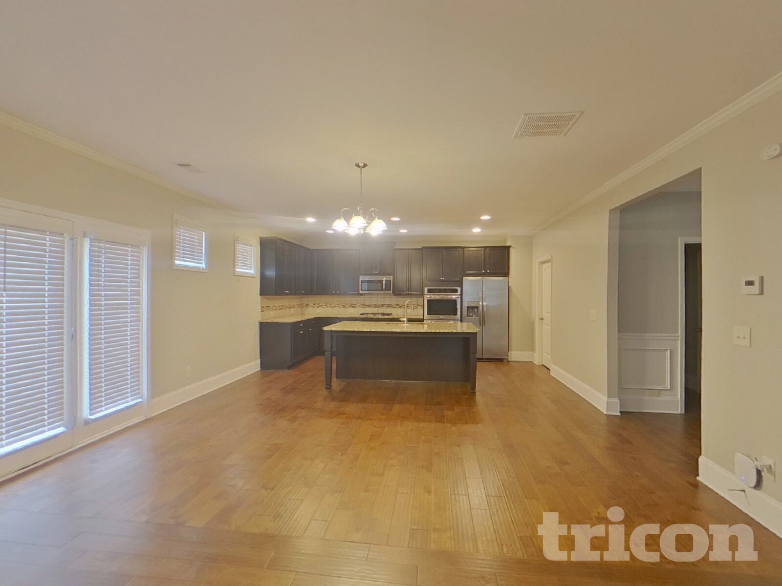 Building Photo - 5959 Wolf Creek Dr