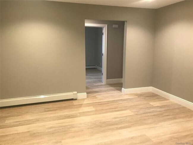 Building Photo - 328 Glen Cove Rd