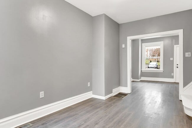 Building Photo - Coming Soon! Charming 3 Bedroom, 1.5 Bath ...