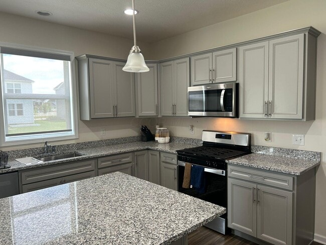 Building Photo - 241 Sunstone Ln