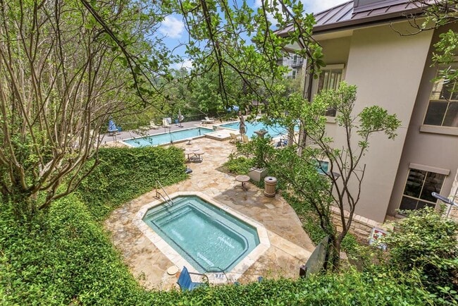 Building Photo - 6000 Shepherd Mountain Cove
