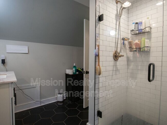 Building Photo - 3409 Idlewood Ave