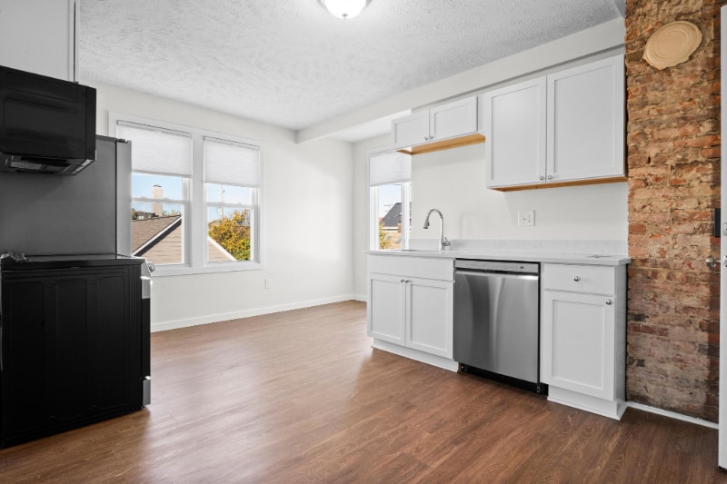 Building Photo - 1277 W 67th St