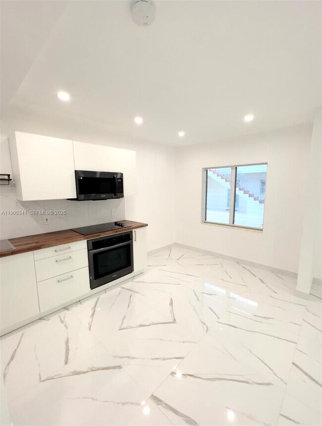 Building Photo - 7300 Byron Ave