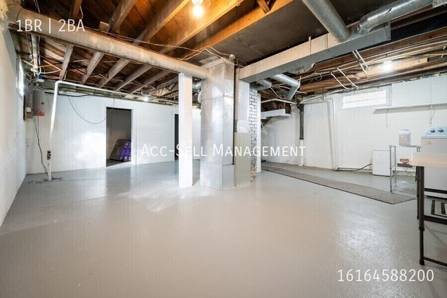 Building Photo - 1038 Crosby St NW