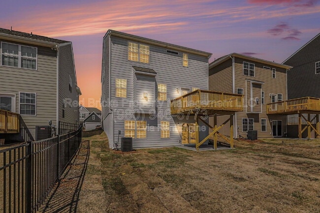 Building Photo - 1706 Heron Ct