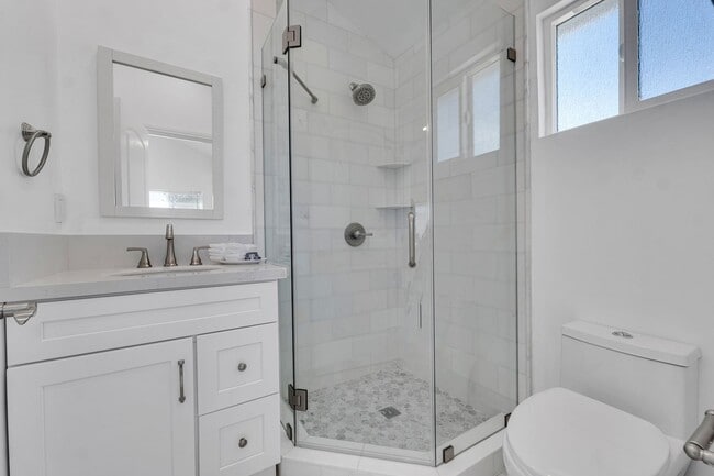 Building Photo - Brand-New Studio Guest House with Modern C...