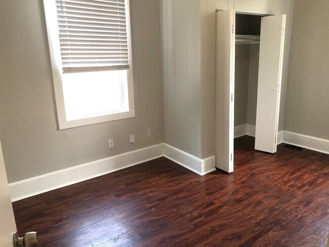 Building Photo - COMING SOON!! Historic 4 Bed, 2 Bath House