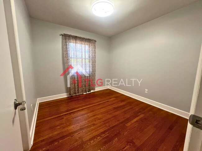 Building Photo - 4044 Somerdale Ln